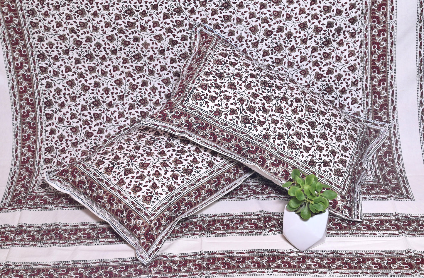 DOOMYDECOR Jaipuri Ruby Flower Bedsheet with 2 Pillow Covers